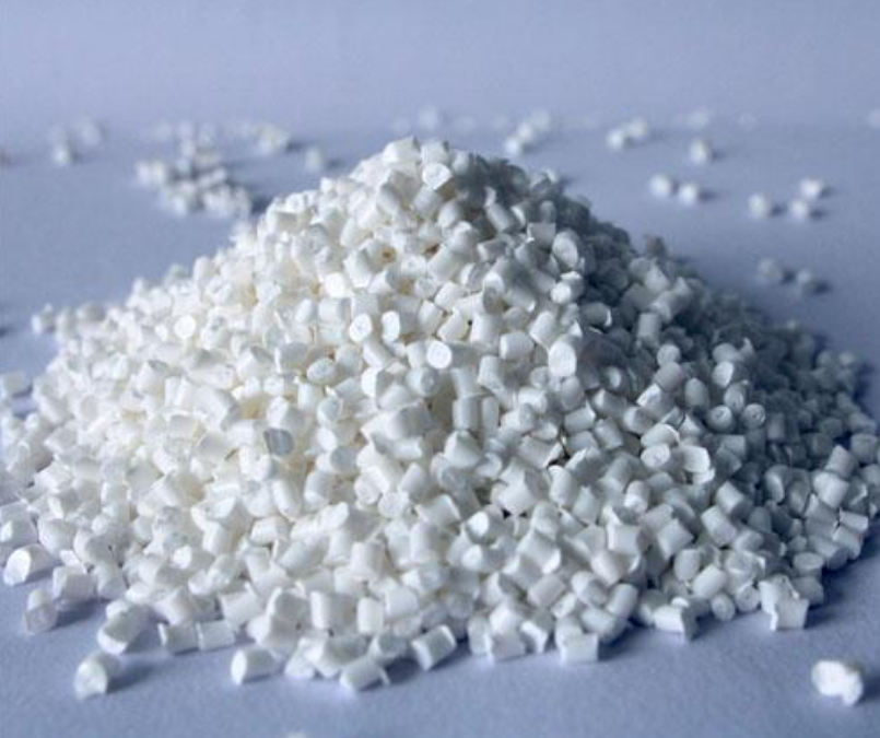 Cad is máistir -mhúnlú insteallta ann? Cad iad na feidhmchláir atá aige?